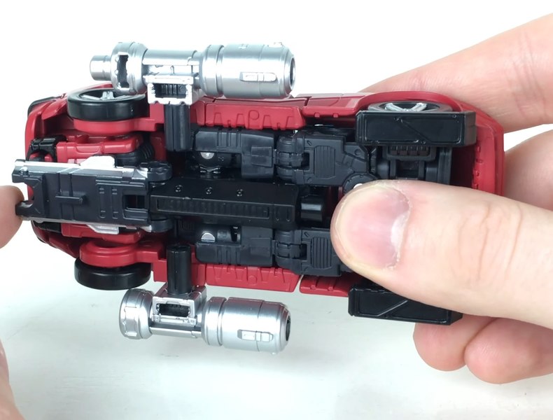 Transformers Earthrise Cliffjumper Video Review And Images 21 (21 of 24)